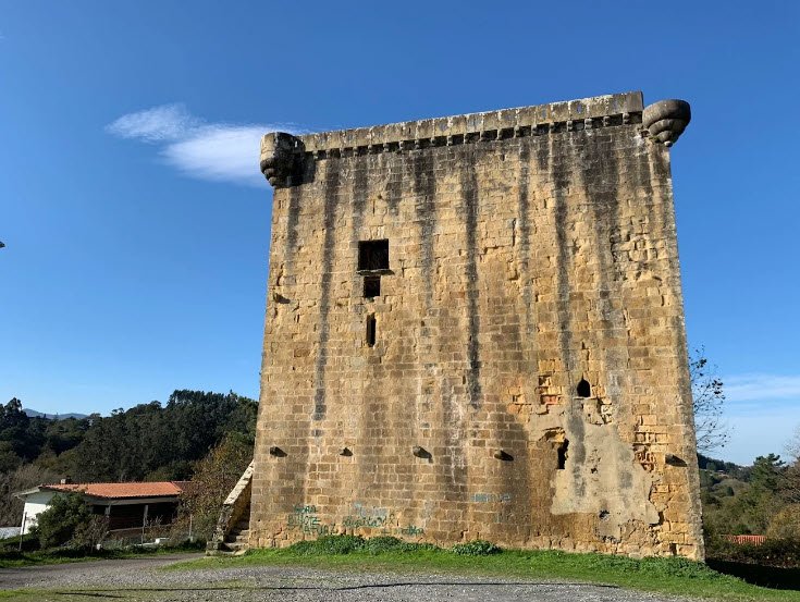 Torre Medieval de Martiartu, Spain